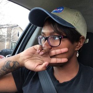 Meet your Posher, Harley